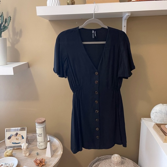 Zara Flutter Sleeve Dress - Picture 3 of 4